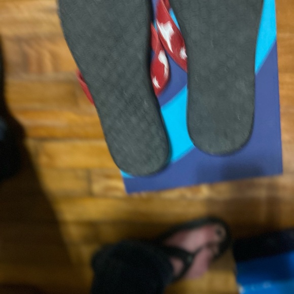 Red leather flip flops size 10 - Picture 4 of 7